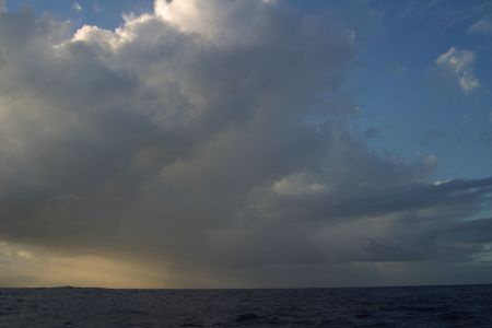 12_Galapagos Markezi_oblaki09.jpg