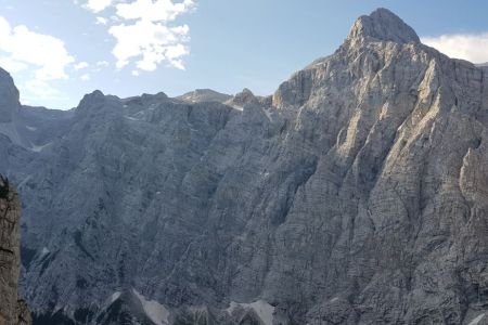 Sovatna 1700m - pogled na triglavsko steno.jpg
