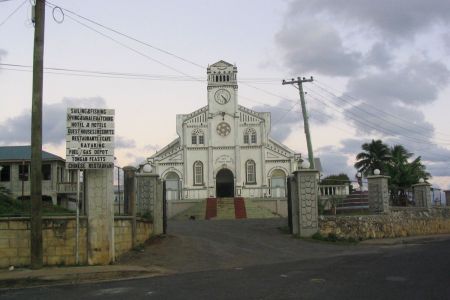 21_Tonga_Neiafu_cerkev.jpg