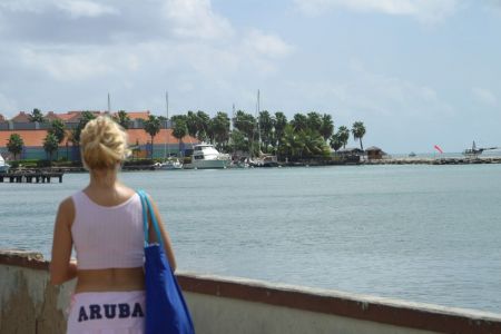 03_Aruba_Oranjestad_pogled na marino.jpg